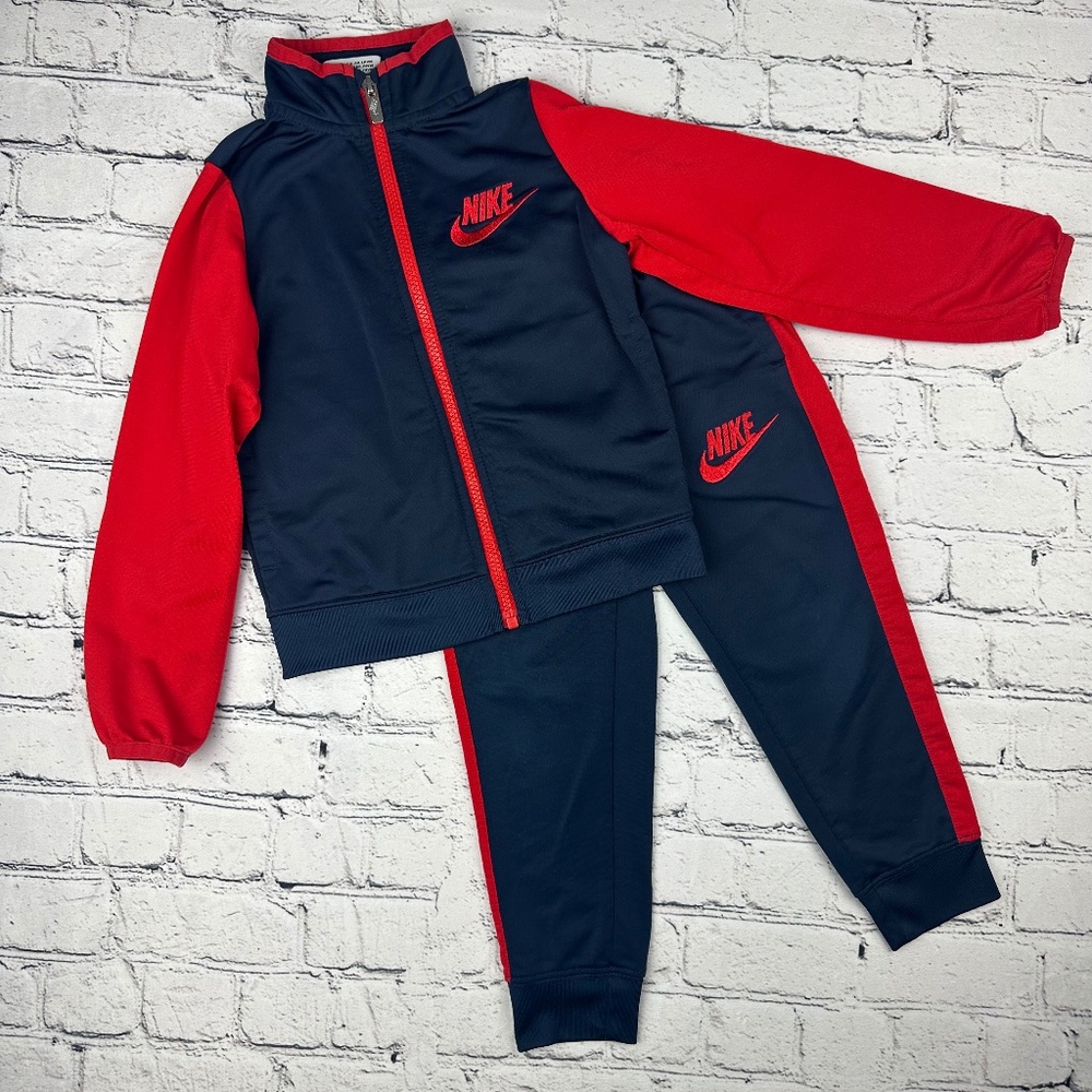 Toddler Navy Blue and Red Nike 2 Piece Track Suit Size XS (4)
